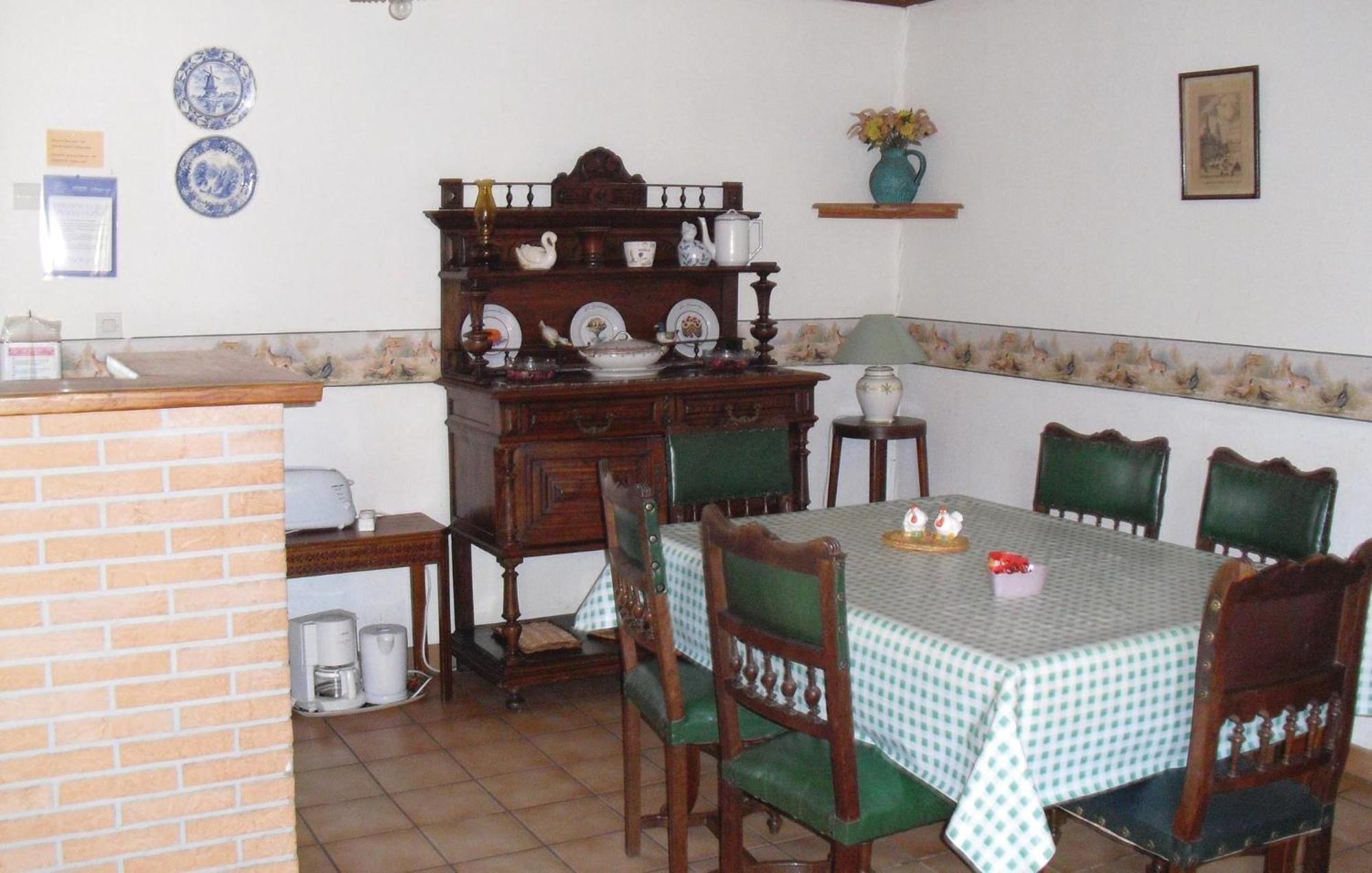3 Bedroom Beautiful Home In Hames Boucres Екстериор снимка