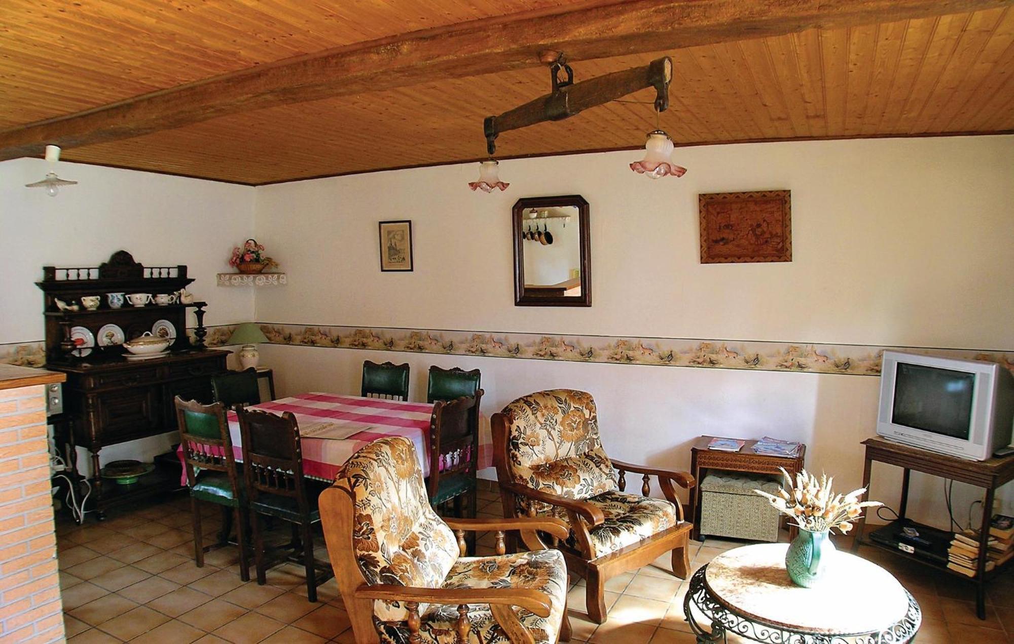 3 Bedroom Beautiful Home In Hames Boucres Екстериор снимка