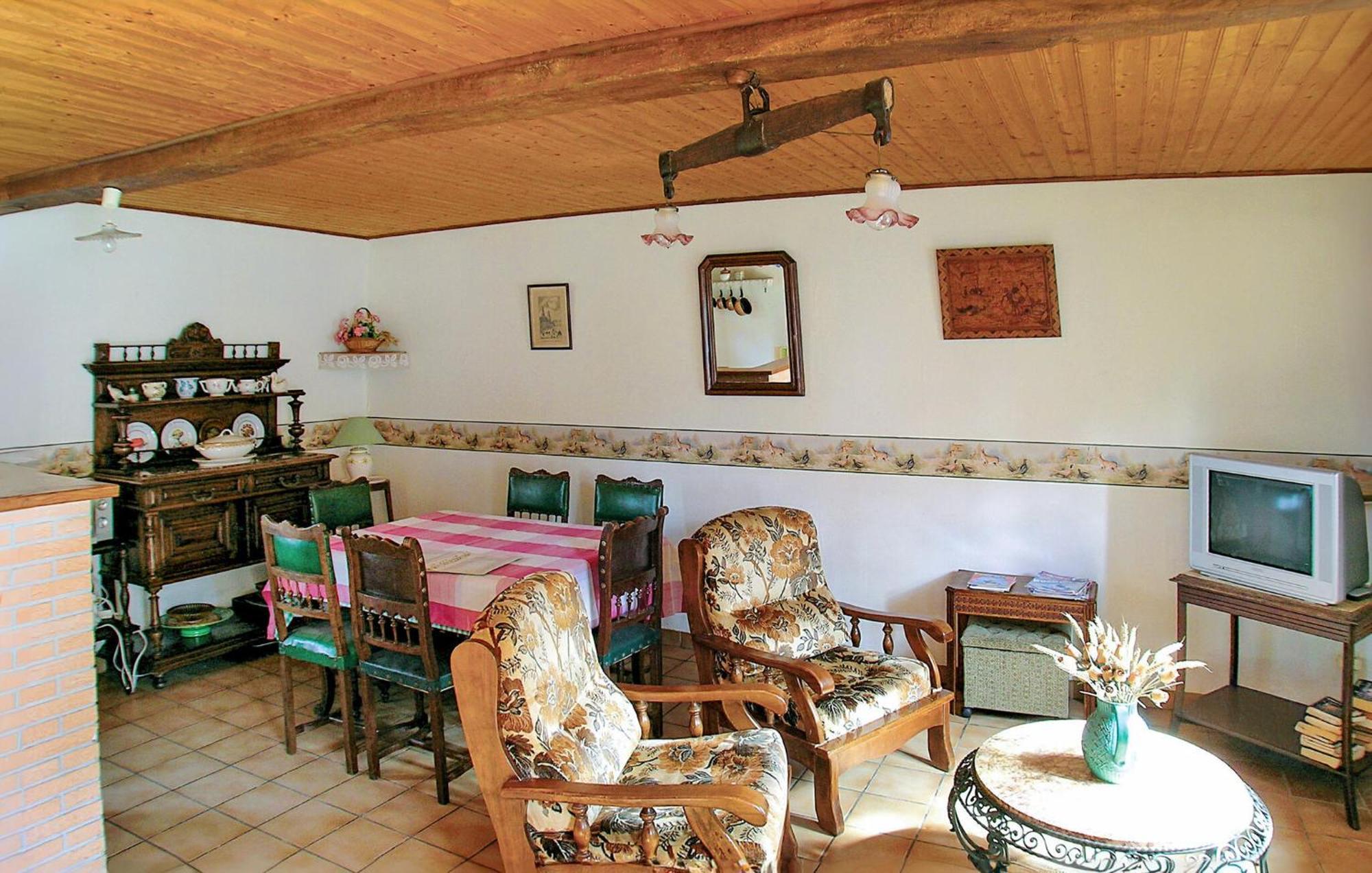 3 Bedroom Beautiful Home In Hames Boucres Екстериор снимка